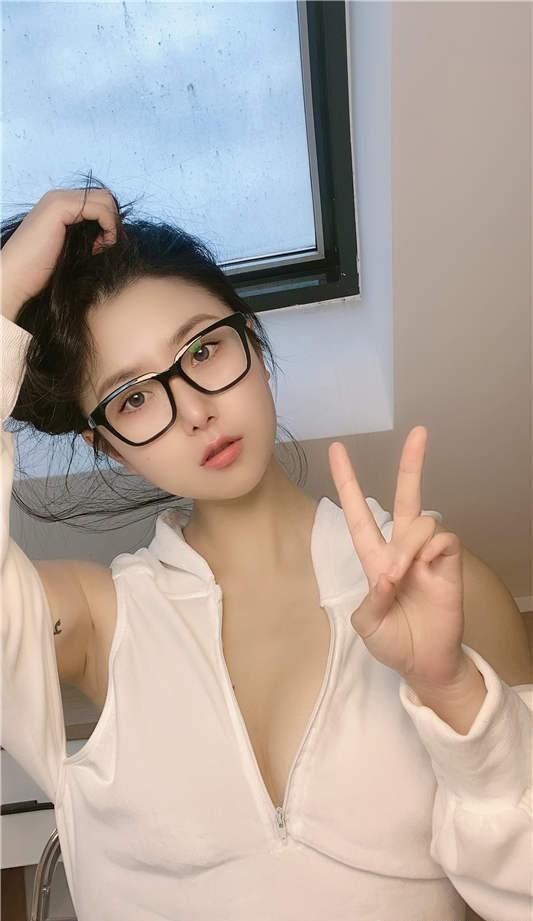 俏妞qiaoniuTT – 可爱兔子 [15P/59MB]