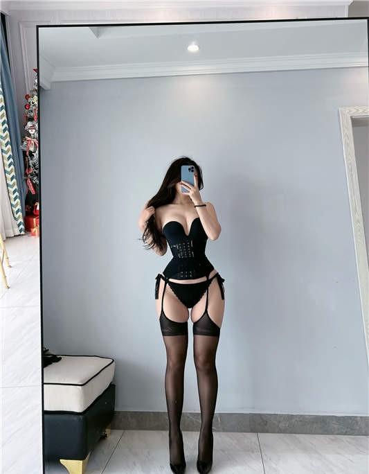 陈大小姐 – 束身马甲 [16P/24MB]