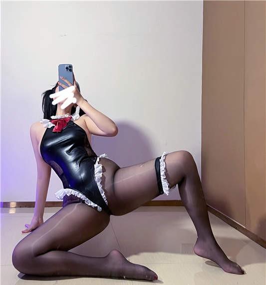 艾拉·isla – 近距离观赏油亮黑丝蜜桃 [13P/4V/913MB]