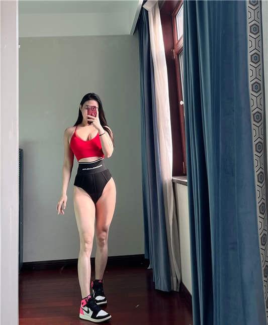 宝儿茹 – 红色拿捏 [14P/29MB]