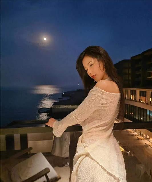 就是阿朱啊 – 轮船之上 日与夜… [16P/52MB]