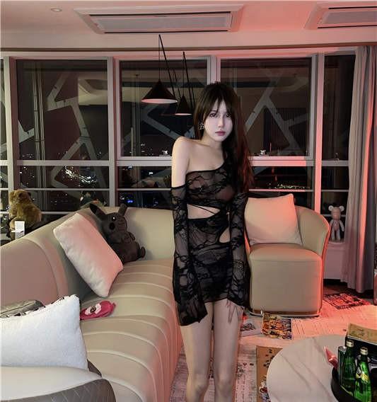 奔跑的晶螺儿 – 透视蕾丝装 [26P/3V/175MB]